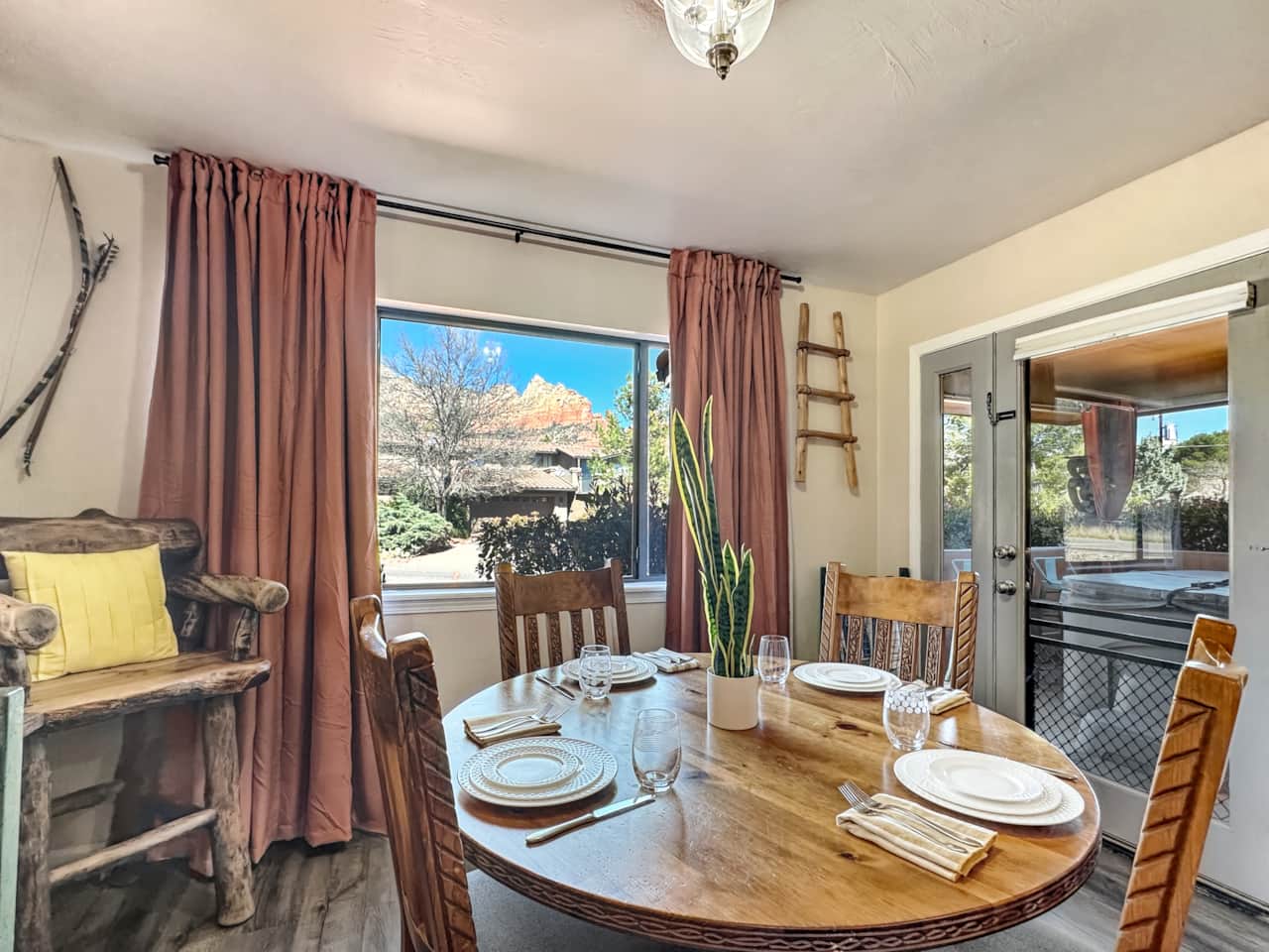 Enjoy beautiful Sedona scenery and natural light from the dining area.
