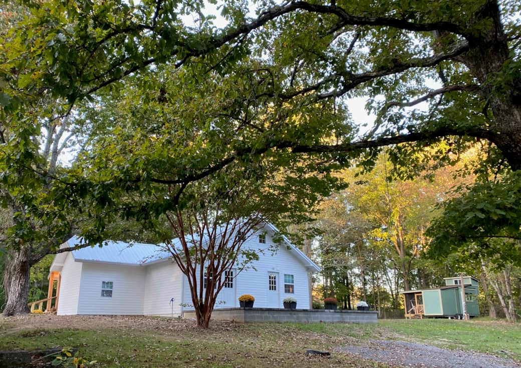 Farmhouse and tiny house (1)