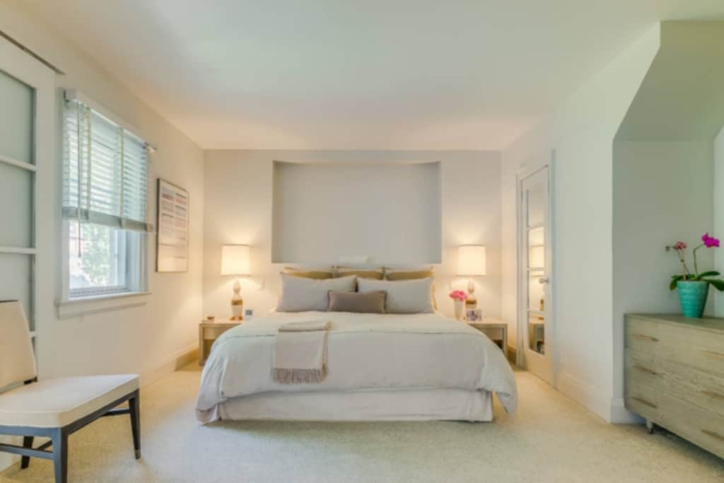 7 Main Bedroom