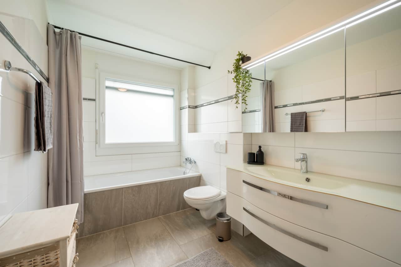 Bathroom 1 - Bath