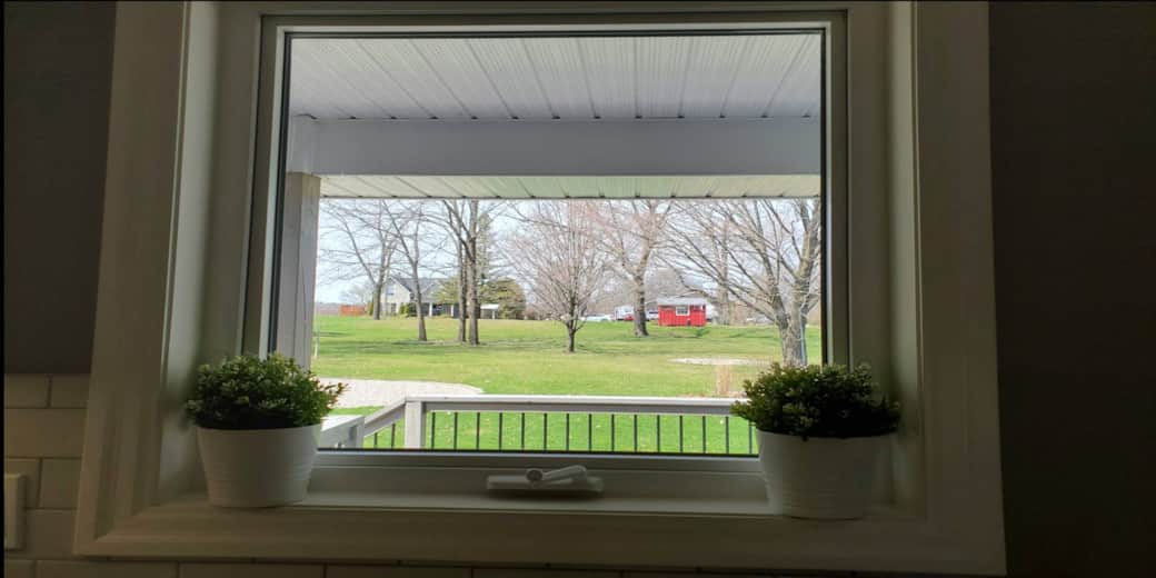 Bizlodge Kitchen Window View