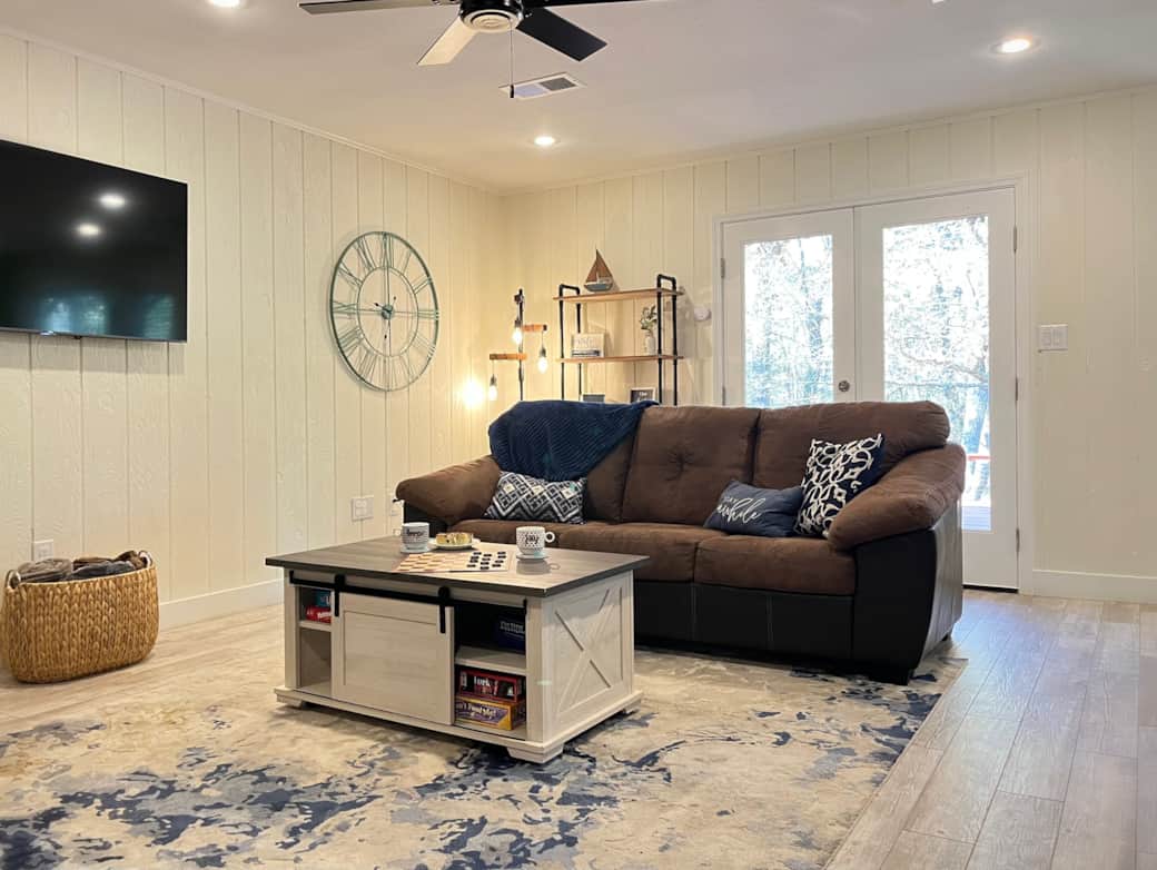 Living room leads to the back deck