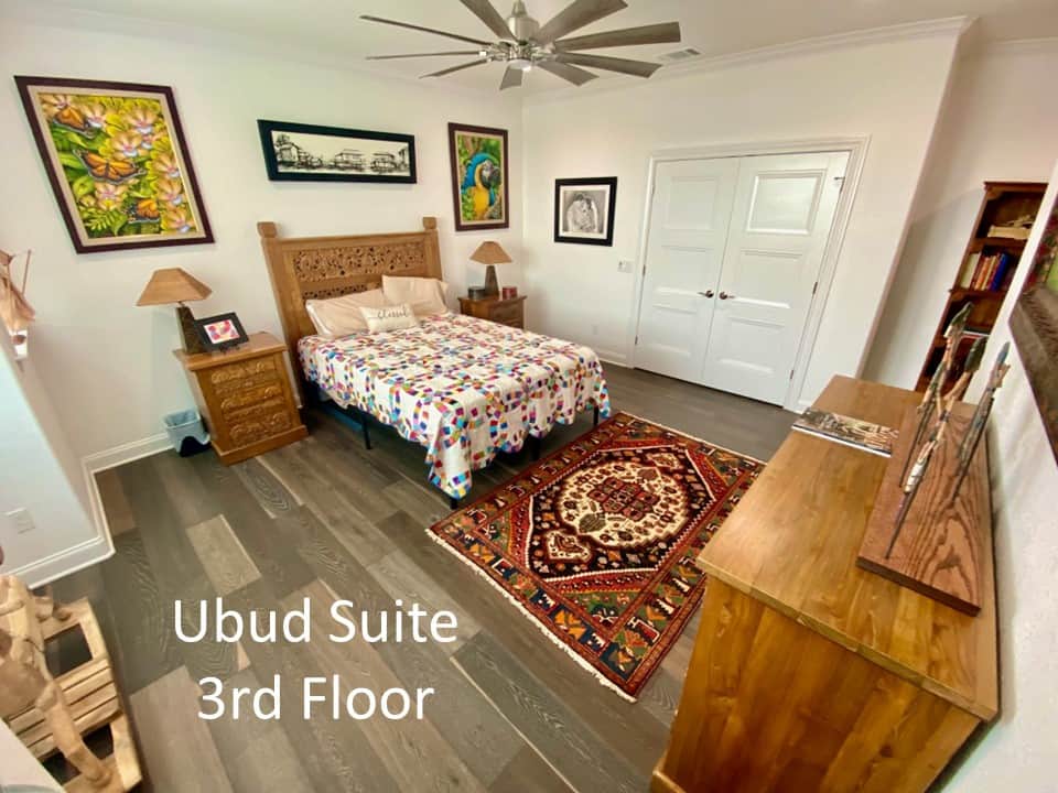 Ubud Suite - 3rd floor - decor from the Ubud Village of Bali, Indonesia