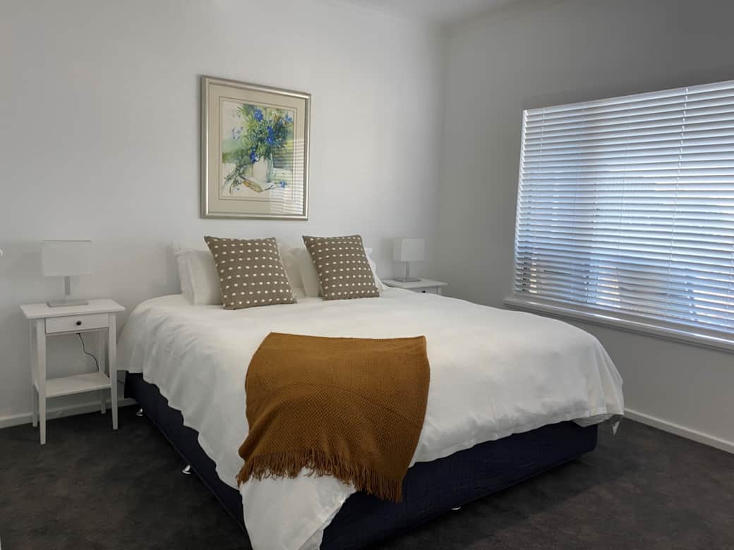 Bedroom 1 - King Bed Bedroom 1 - King Bed