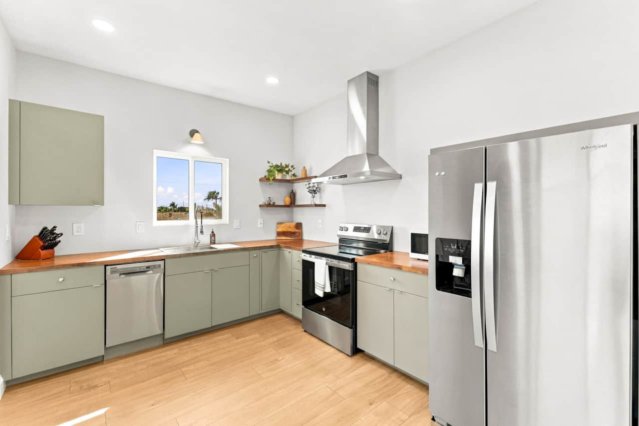 Modern Kitchen with Stainless Steel Appliances