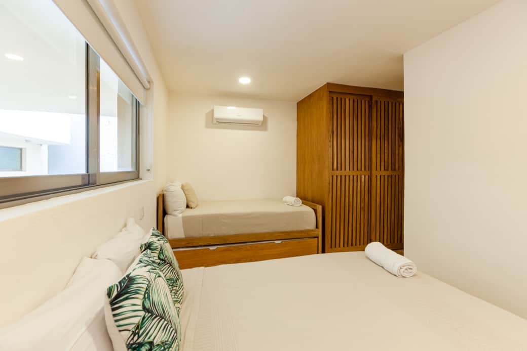 Bedroom 3-1 queen size bed-2 twin size bed