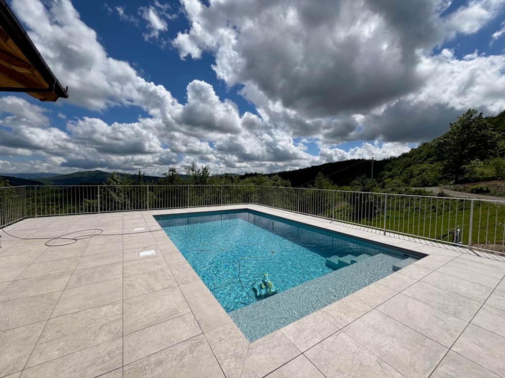 PINI - Pool und Terrasse, Talblick