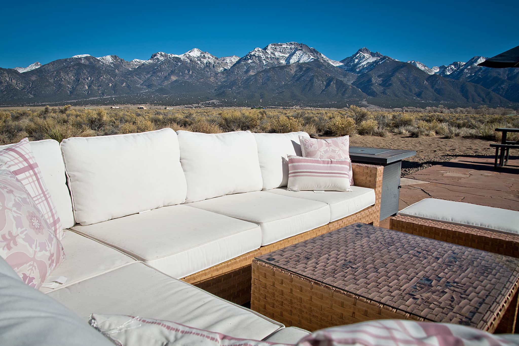 Outdoor Patio with Firetable