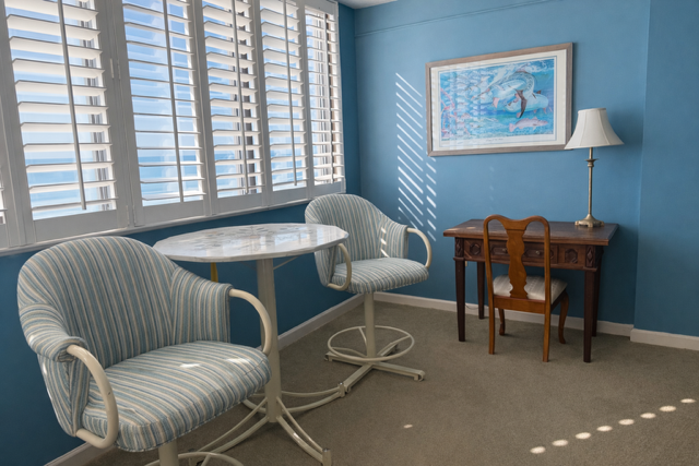 Desk and Sitting with an ocean view Desk and Sitting with an ocean view