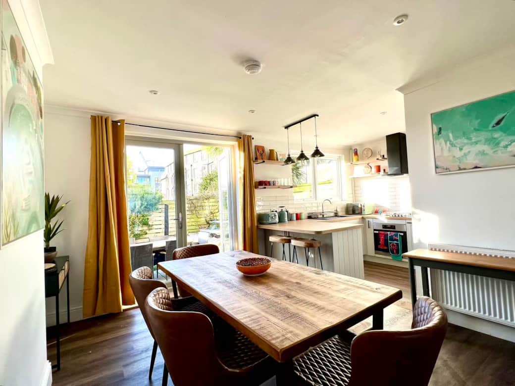 Dining Table Seats 6