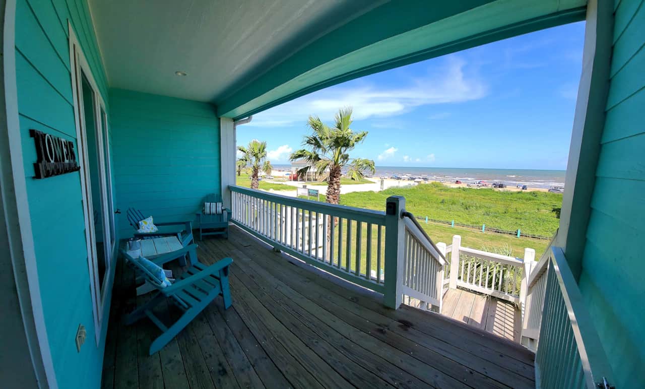 This view doesn't get old! Enjoy the beach view and  Gulf breeze!