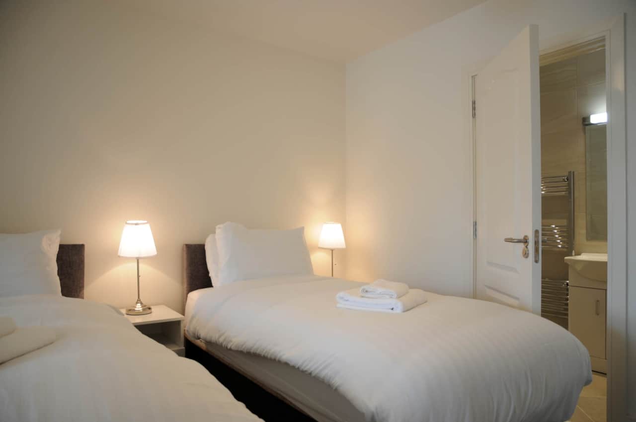Twin Bedroom House Dingle Marina