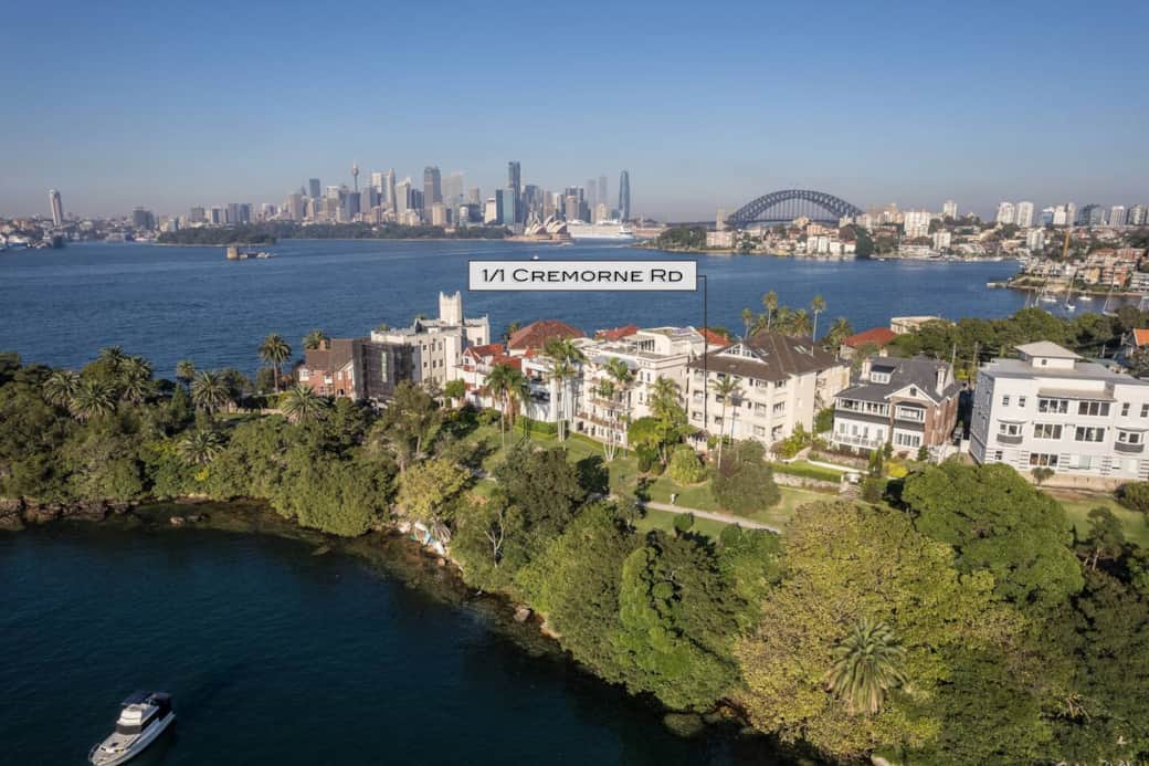 This side of the harbour is protected from the wind and has the most beautiful morning light. You're not too far from the city lights . 