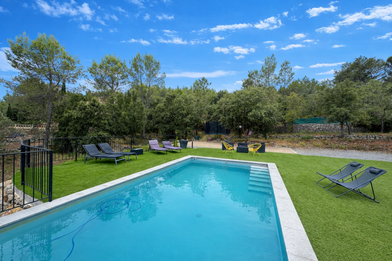 Piscine, jardin, extérieur, chaise longue