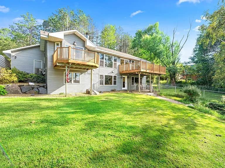Rear Exterior - Lake side