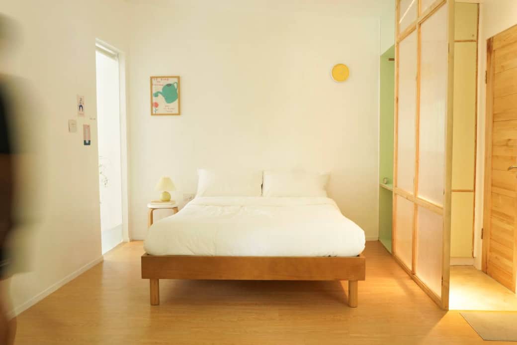 Sleeping area.
We've prepared hotel-quality duvets and pillows to help you enjoy a restful and comfortable night's sleep. Sleeping area.
We've prepared hotel-quality duvets and pillows to help you enjoy a restful and comfortable night's sleep.
