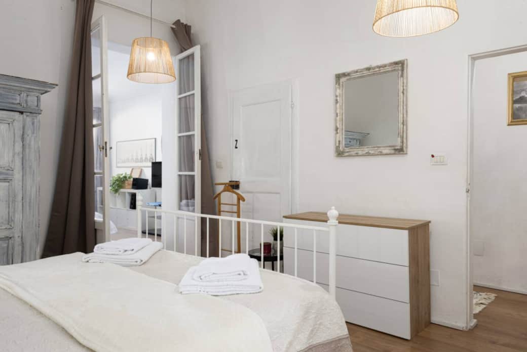 Elegante camera da letto matrimoniale Elegante camera da letto matrimoniale