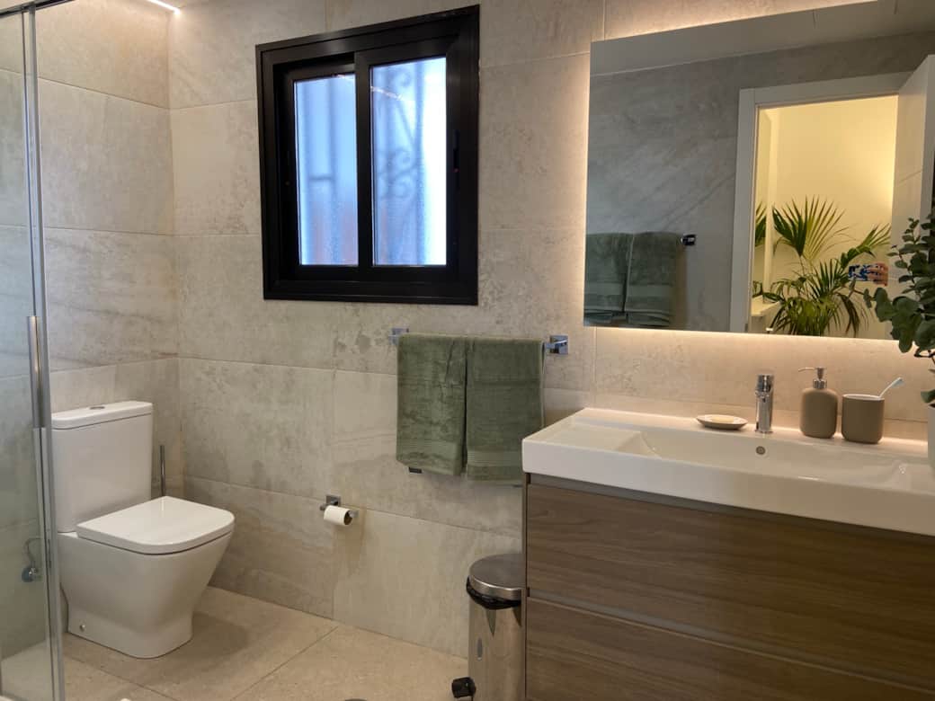 Main Bathroom