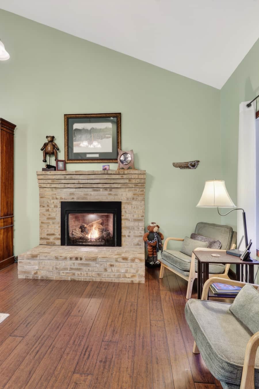 Gas fireplace