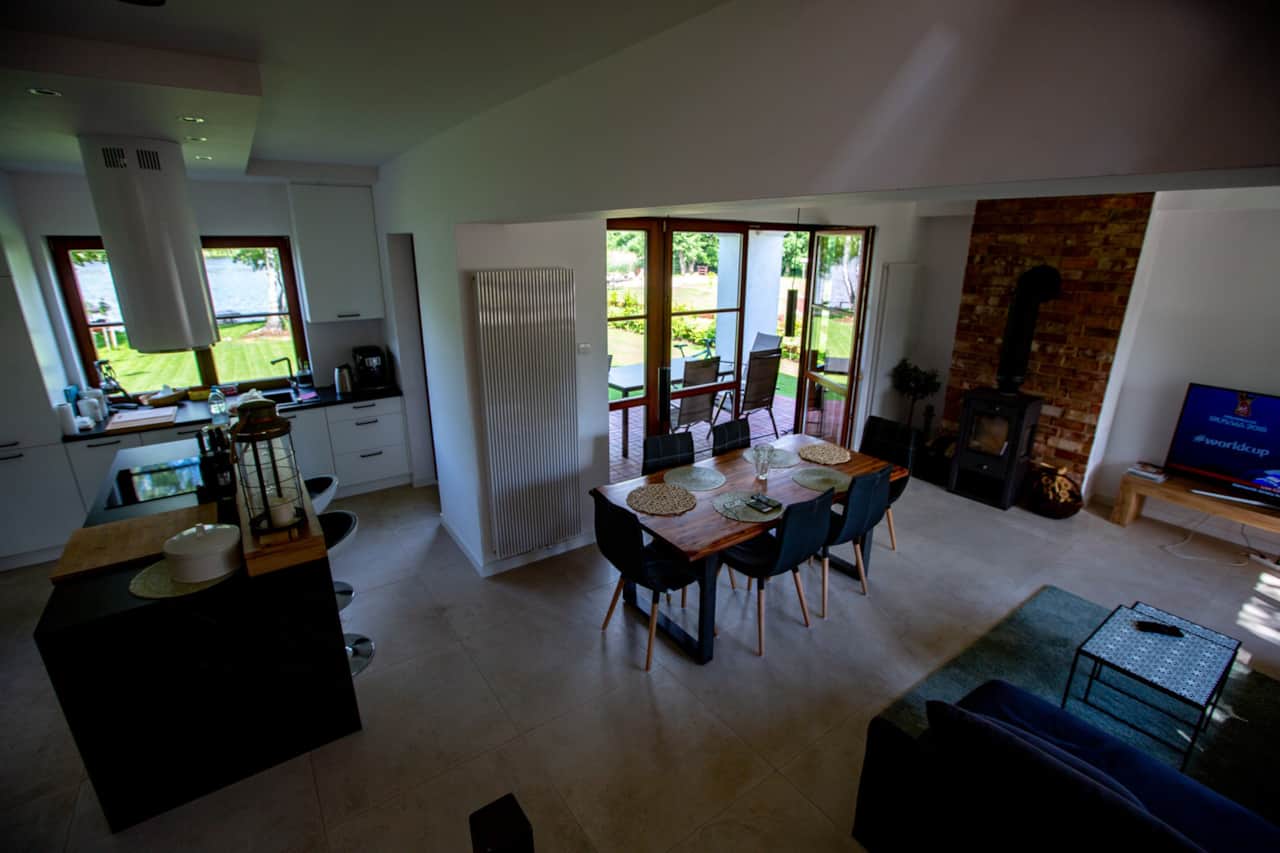 Art&Lake House Dining Area