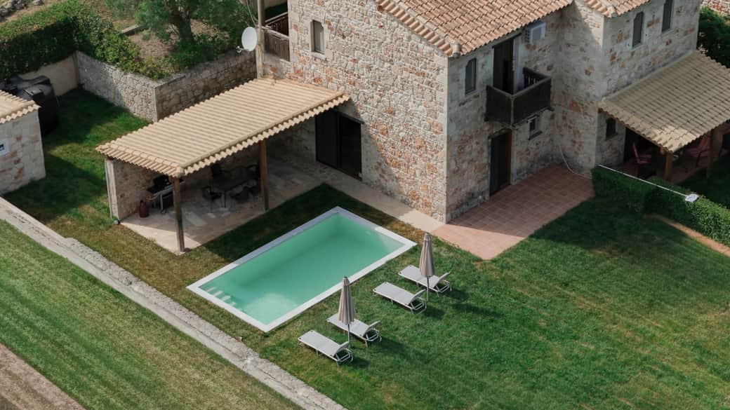 Stone Made Private Pool 4 (9) Stone Made Private Pool 4 (9)