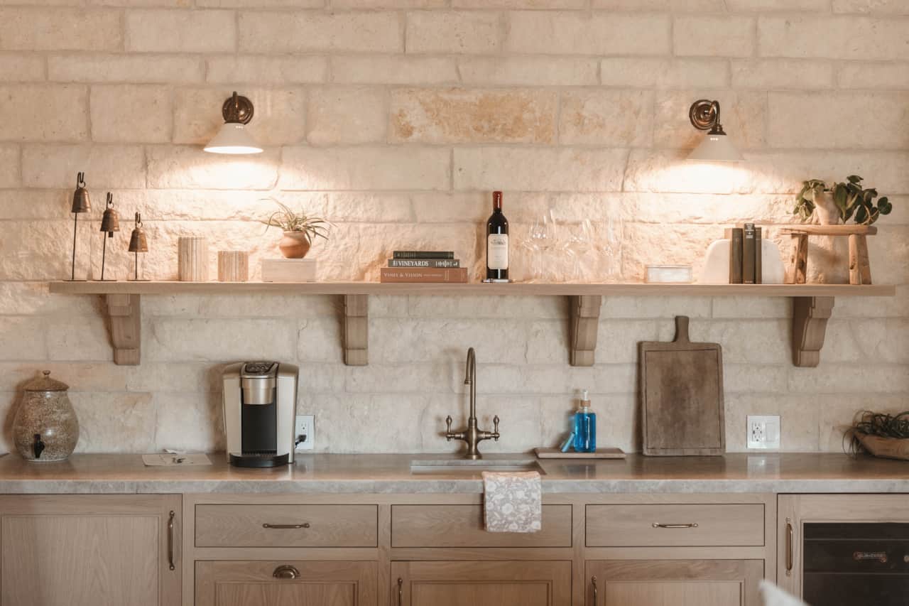 Rhone Suite - Wet Bar