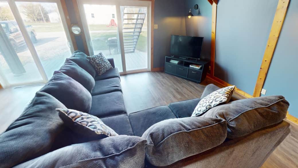 102 Fairview Lane Lower Unit Livingroom