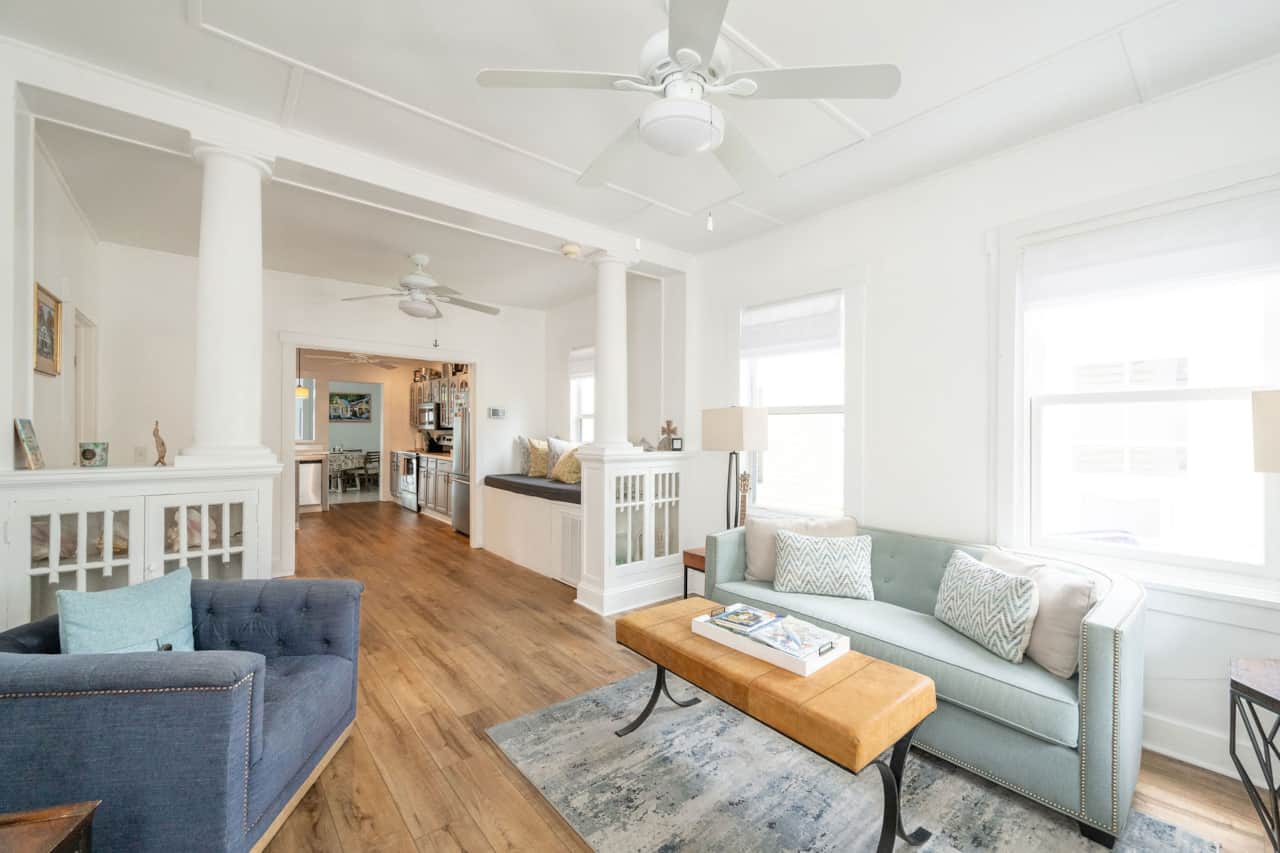 Entry Sitting Area 