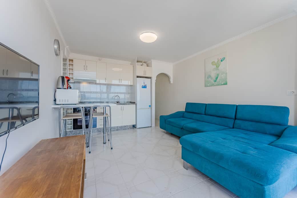 20250407 - a - 15 - Tenerife Rent - Natalia R - Las Americas - Copacabana 90-5