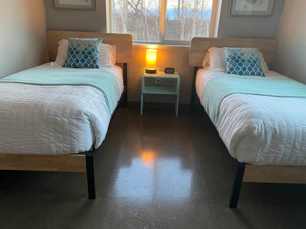 Bedroom 3 (2 x twin beds)