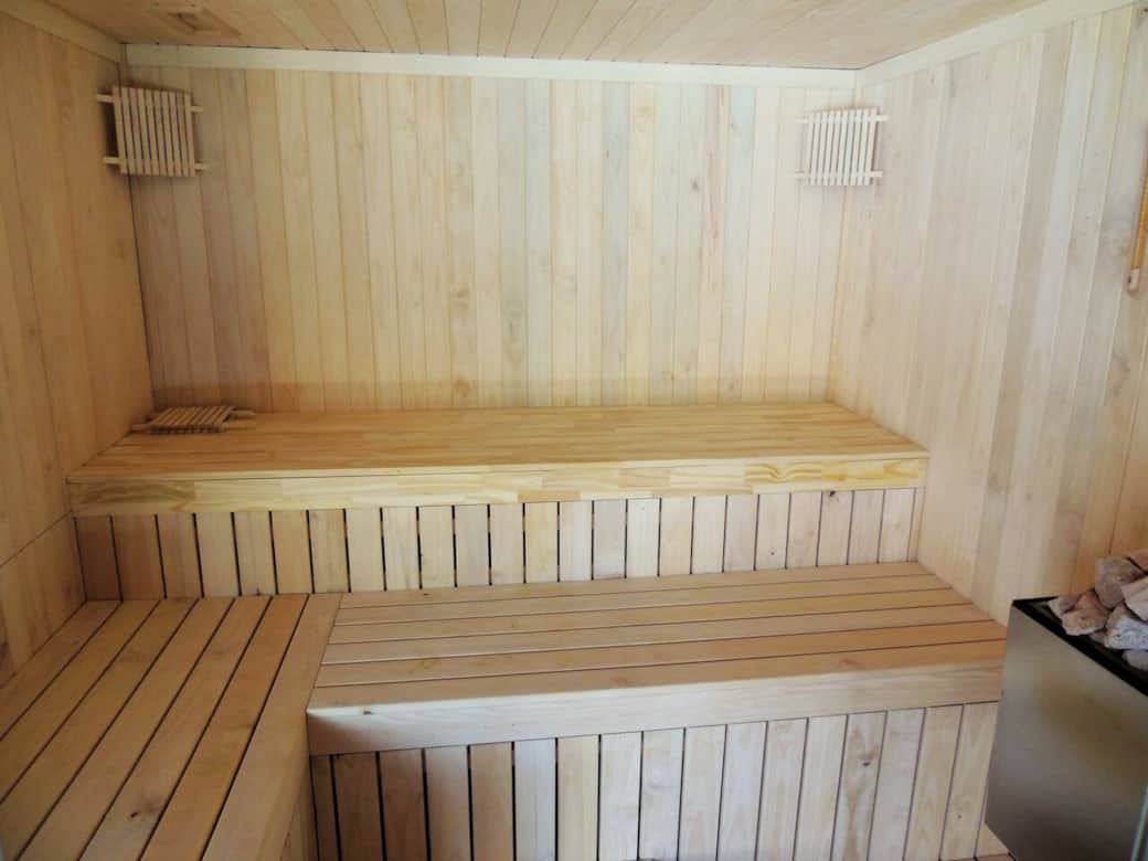Sauna seco, húmedo y ducha finlandesa