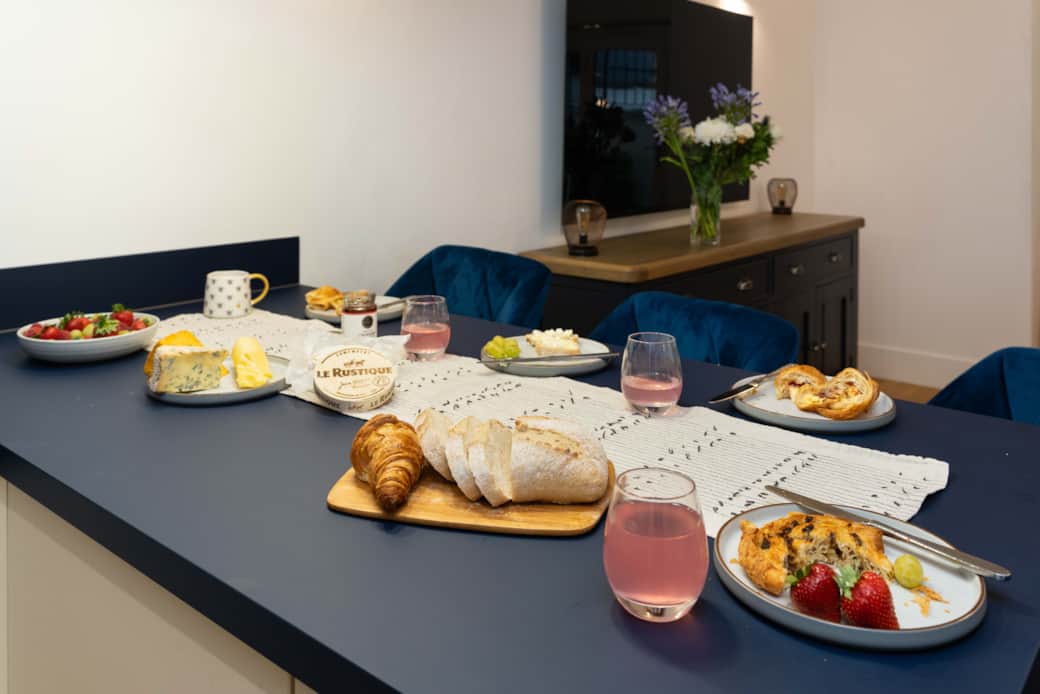 Breakfast bar