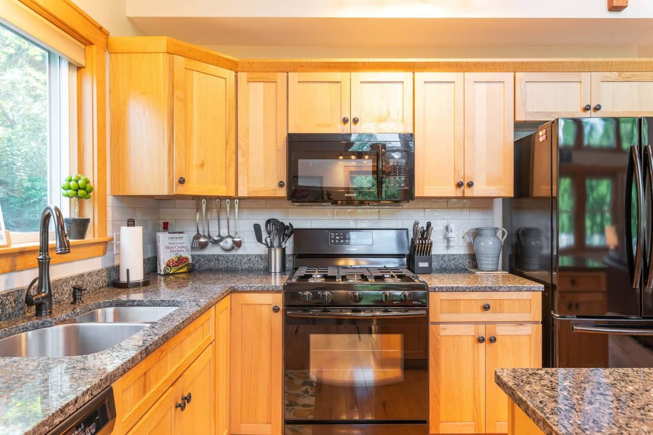 Fully stocked kitchen, including pantry items