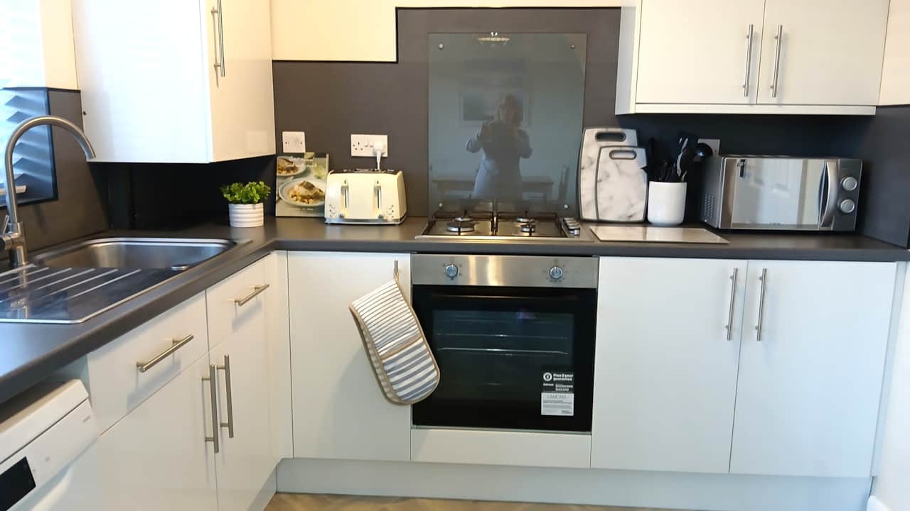 Modern, well-equipped kitchen with dishwasher, oven and everything you need for easy self catering.