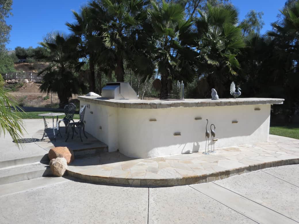 Summer Kitchen with professional BBQ Grill, Beer/Wine Kegerator and Fridge Summer Kitchen with professional BBQ Grill, Beer/Wine Kegerator and Fridge