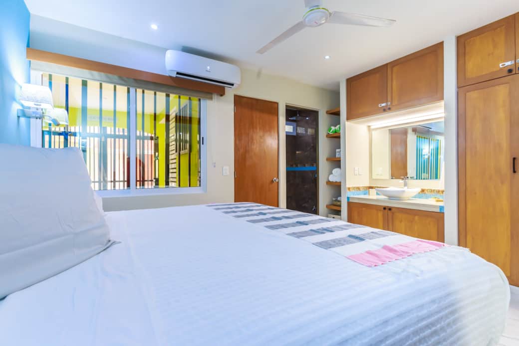 Ballena Suite master bedroom and bath