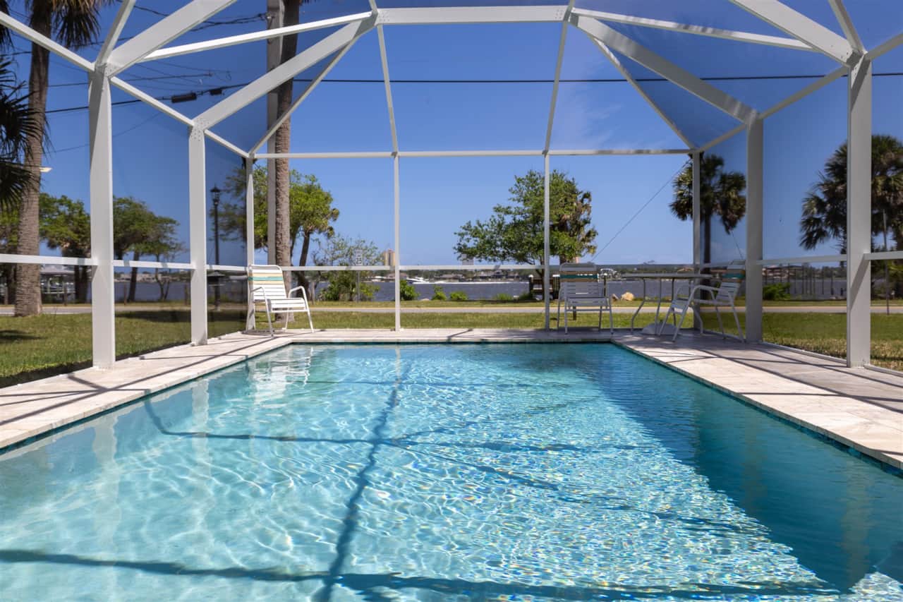 Screened in Outdoor Pool 
