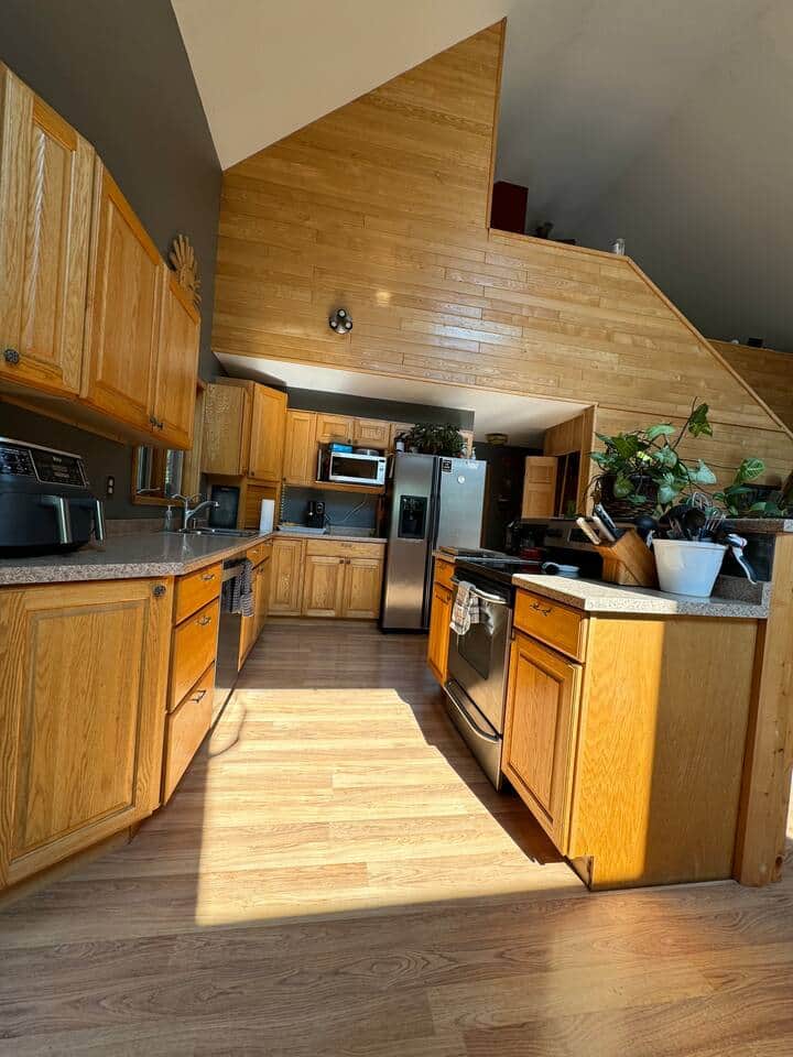 Kitchen includes Air fryer, griddle stove /oven. 