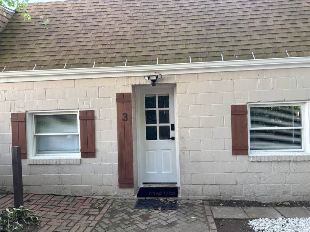 Your private apartment awaits! You will love the classical and modern touches that decorate this lovely coastal cottage. Your private apartment awaits! You will love the classical and modern touches that decorate this lovely coastal cottage.