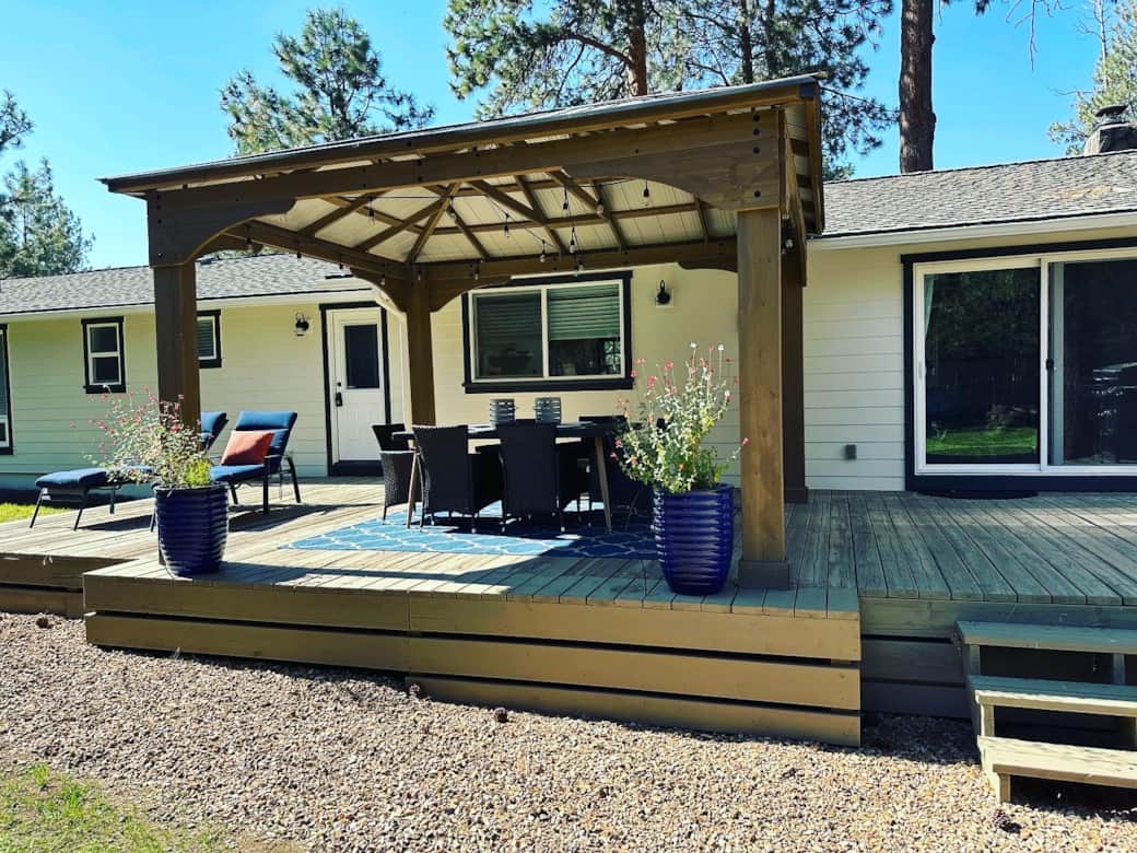 Back deck and outdoor dining