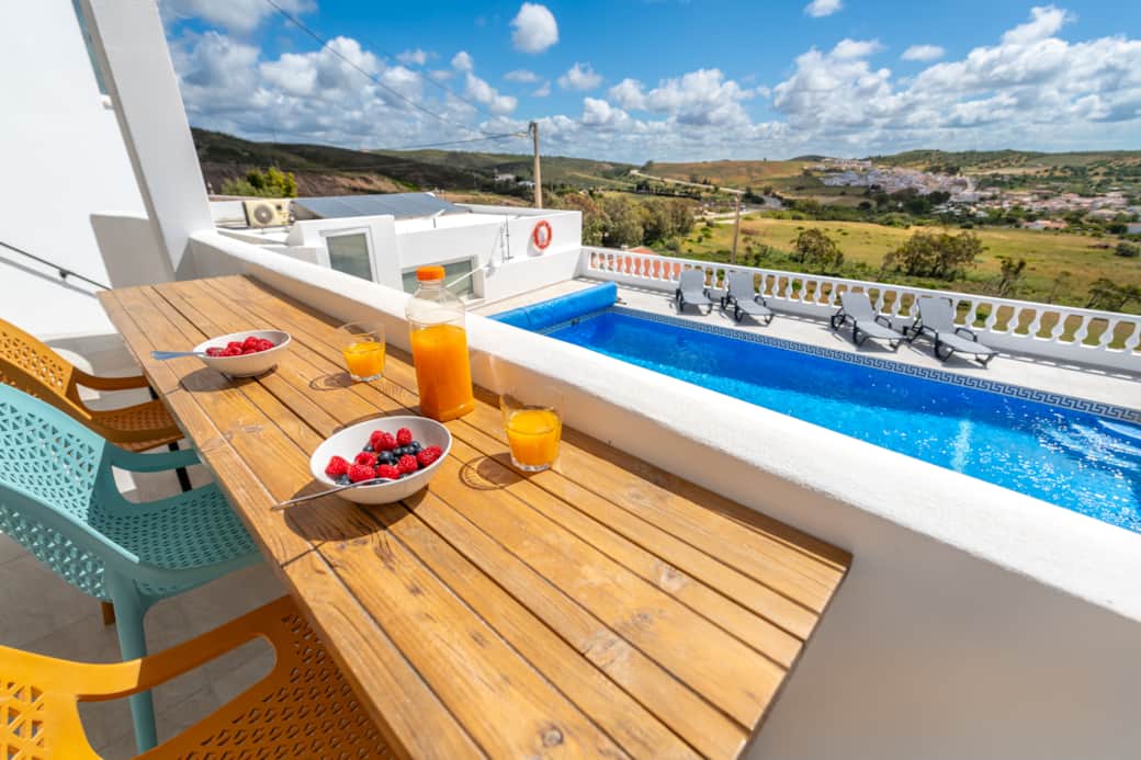 Breakfast bar with beautiful views