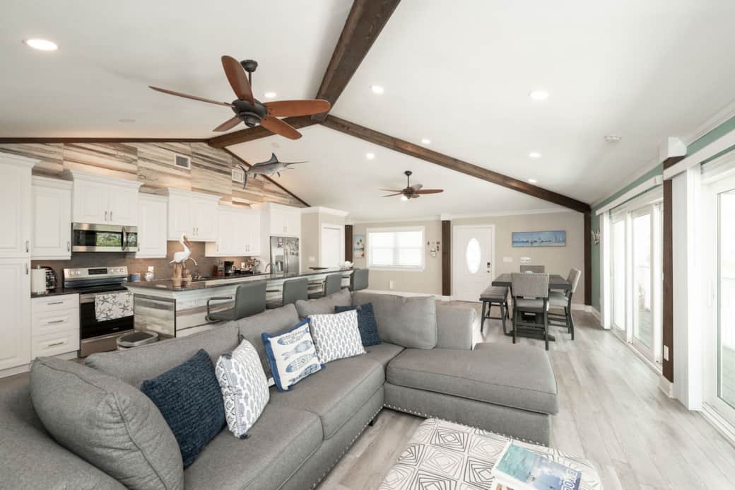 Living Room / Kitchen 