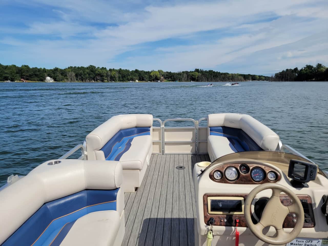 10 person Pontoon 40hp