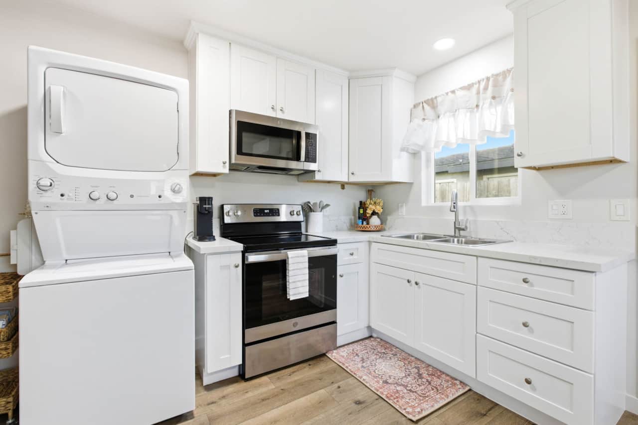 Washer & Dryer/  Fully Equipped Kitchen