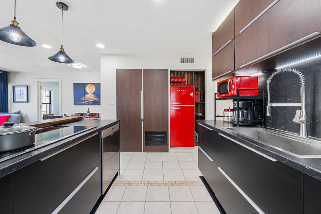 Another view of the kitchen.