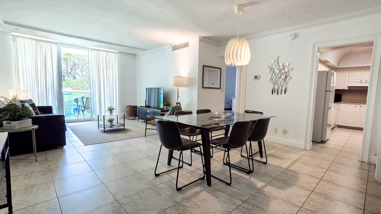 Comedor, sala de estar y cocina