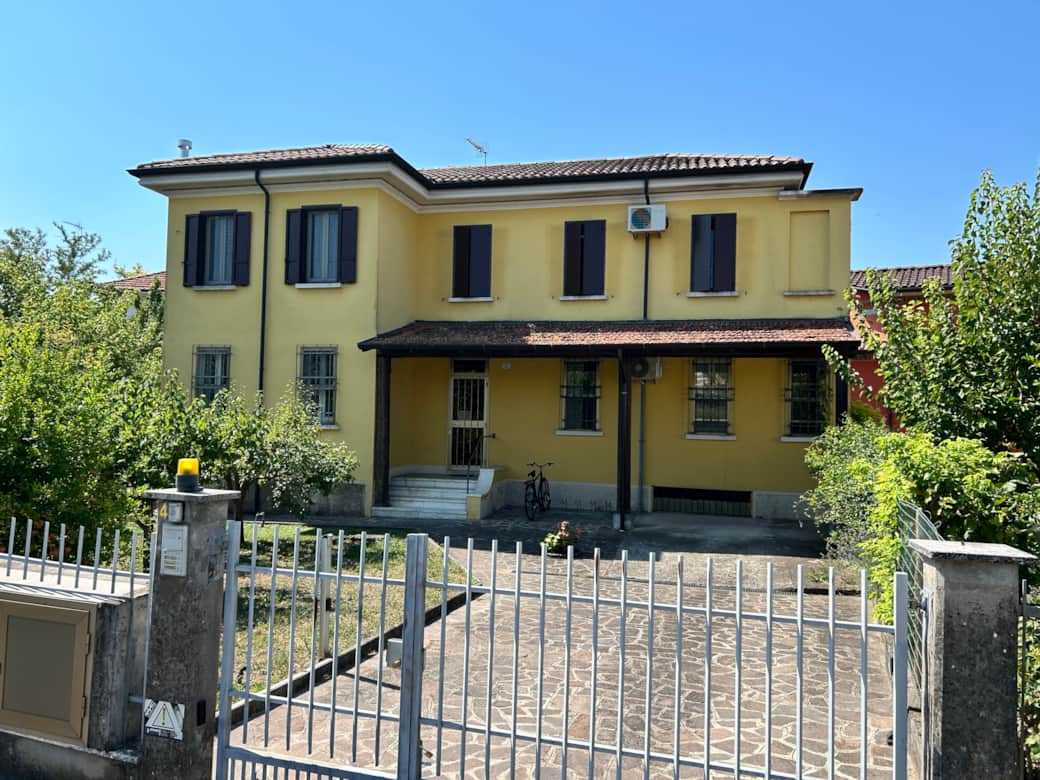 ESTERNO