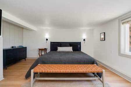 Room 5/Nehalem River Inn