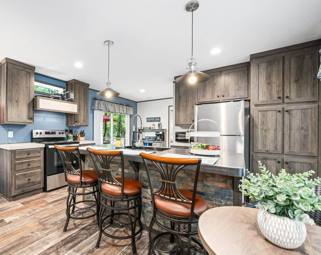 Kitchen / Dining