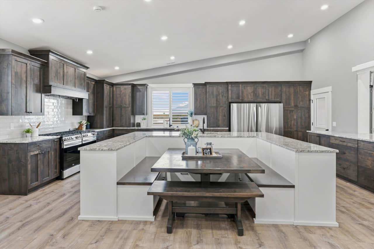 Kitchen with Ice Cream Machine